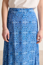 Collection printemps été 2025 Garance paris Jupe fluide coloris bleu taille élastiquée modèle à motifs 