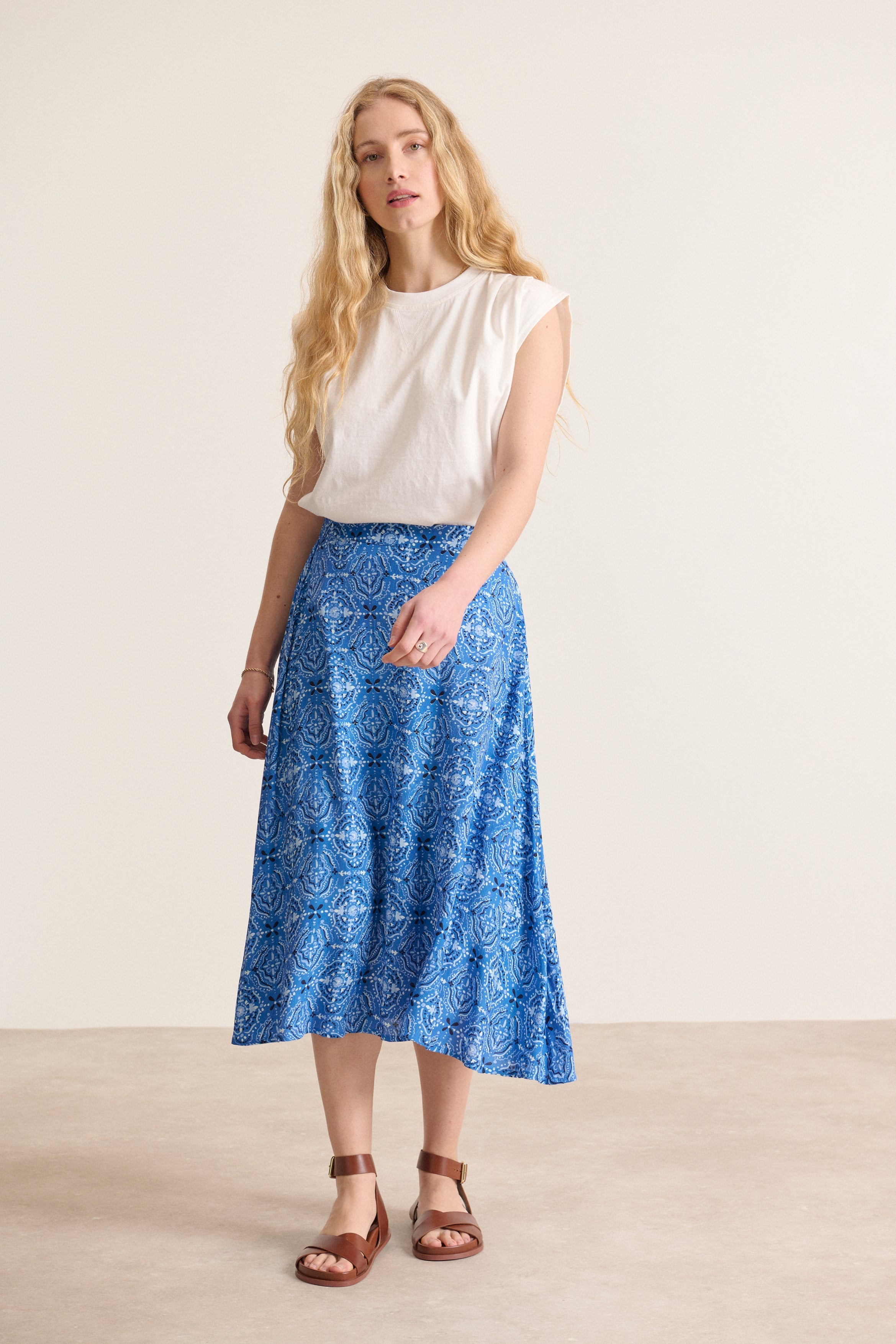 Jupe fluide printemps été longueur midi taille élastique vestiaire féminin Garance Paris
