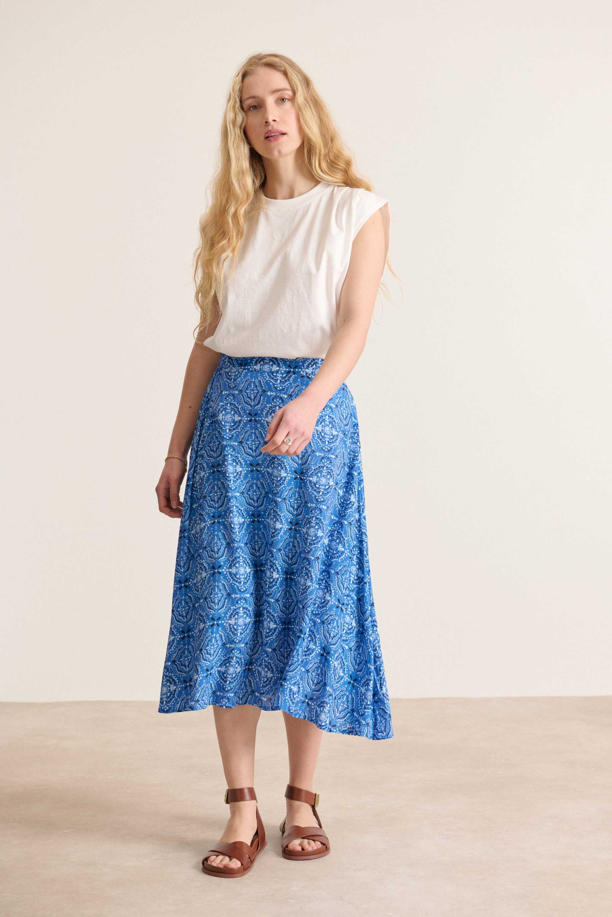 Tee-shirt blanc sans manches, col rond, détails plissés aux épaules vêtement femme Garance Paris