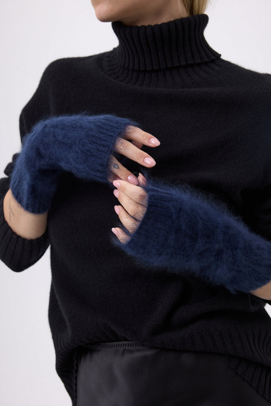 Mittens – Brushed Cashmere Kael - Marinblå - Unisex