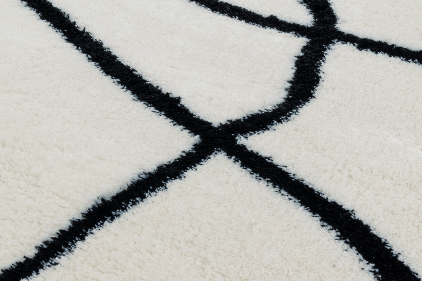 Soft Shaggy Lasso Rug 675 - Ivory