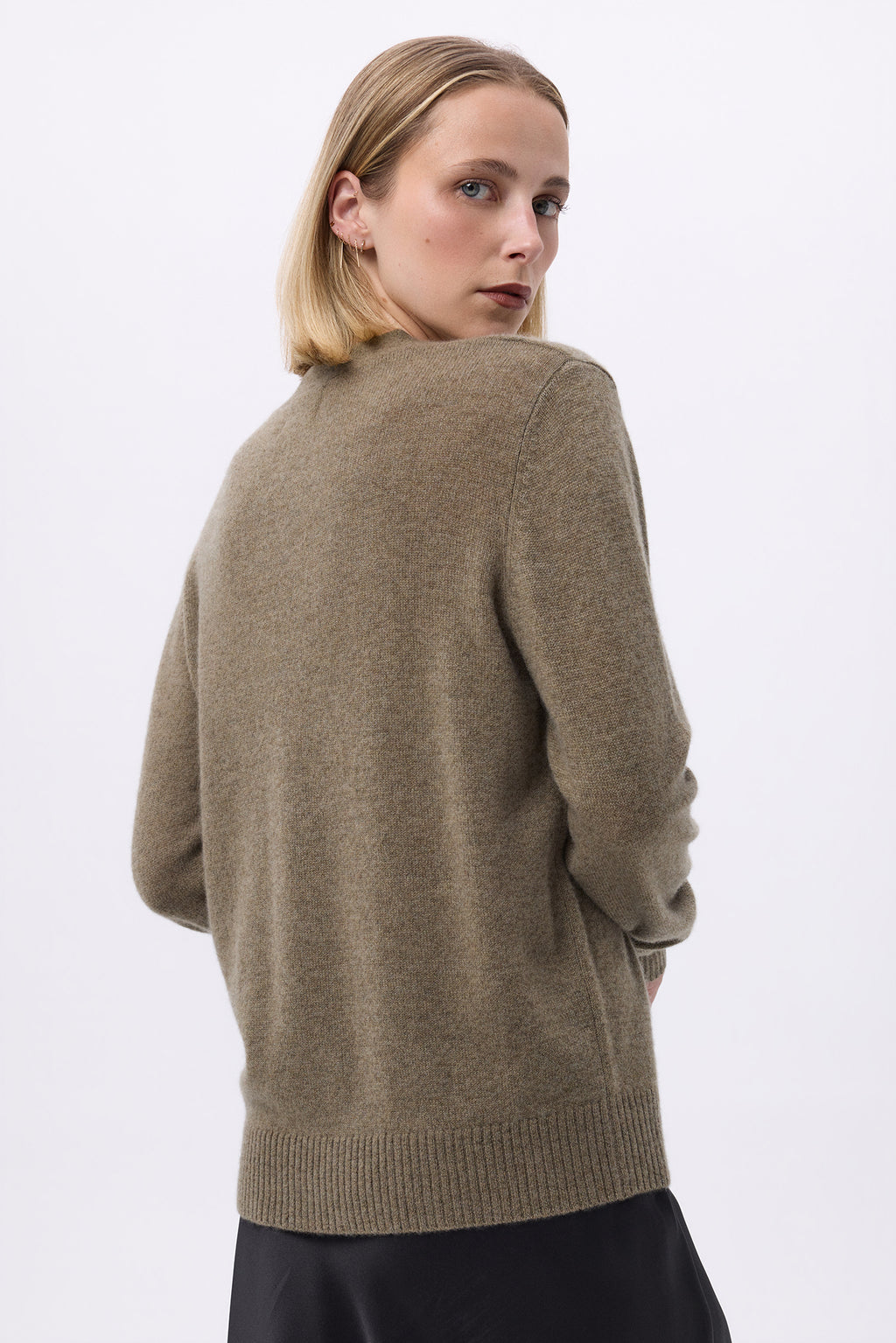 Boyfriend-Cardigan mit V-Ausschnitt Lea – Khakigrün – Damen