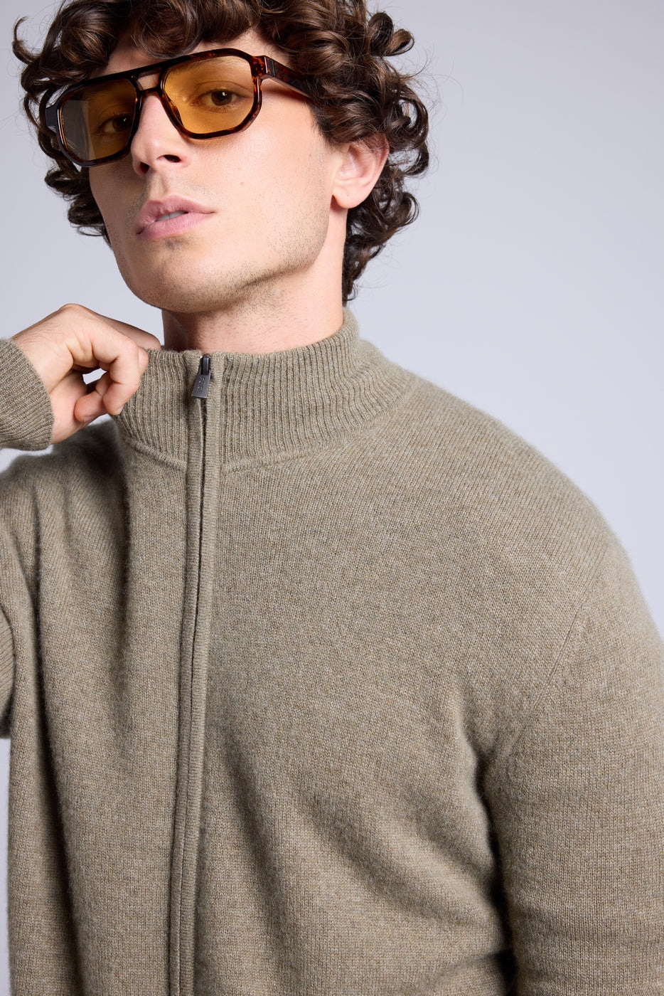 Strickjacke mit Reißverschluss und Stehkragen Leo - Khakigrün - Herren - 100% Kaschmir