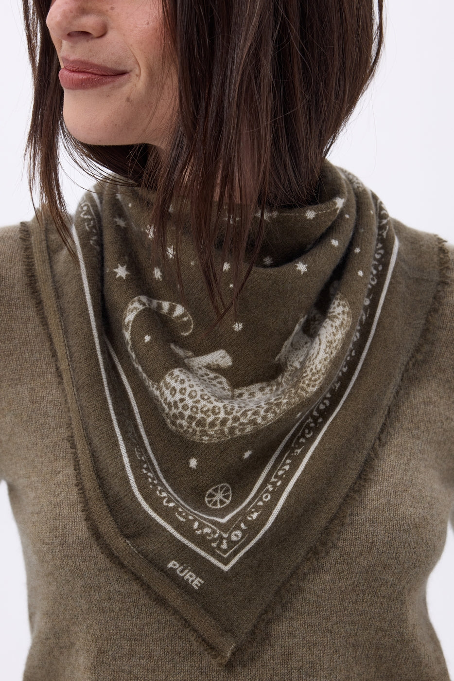 Lille Bandana Leo - Meleret Khaki Hvid - Dame - 100 % Kashmir