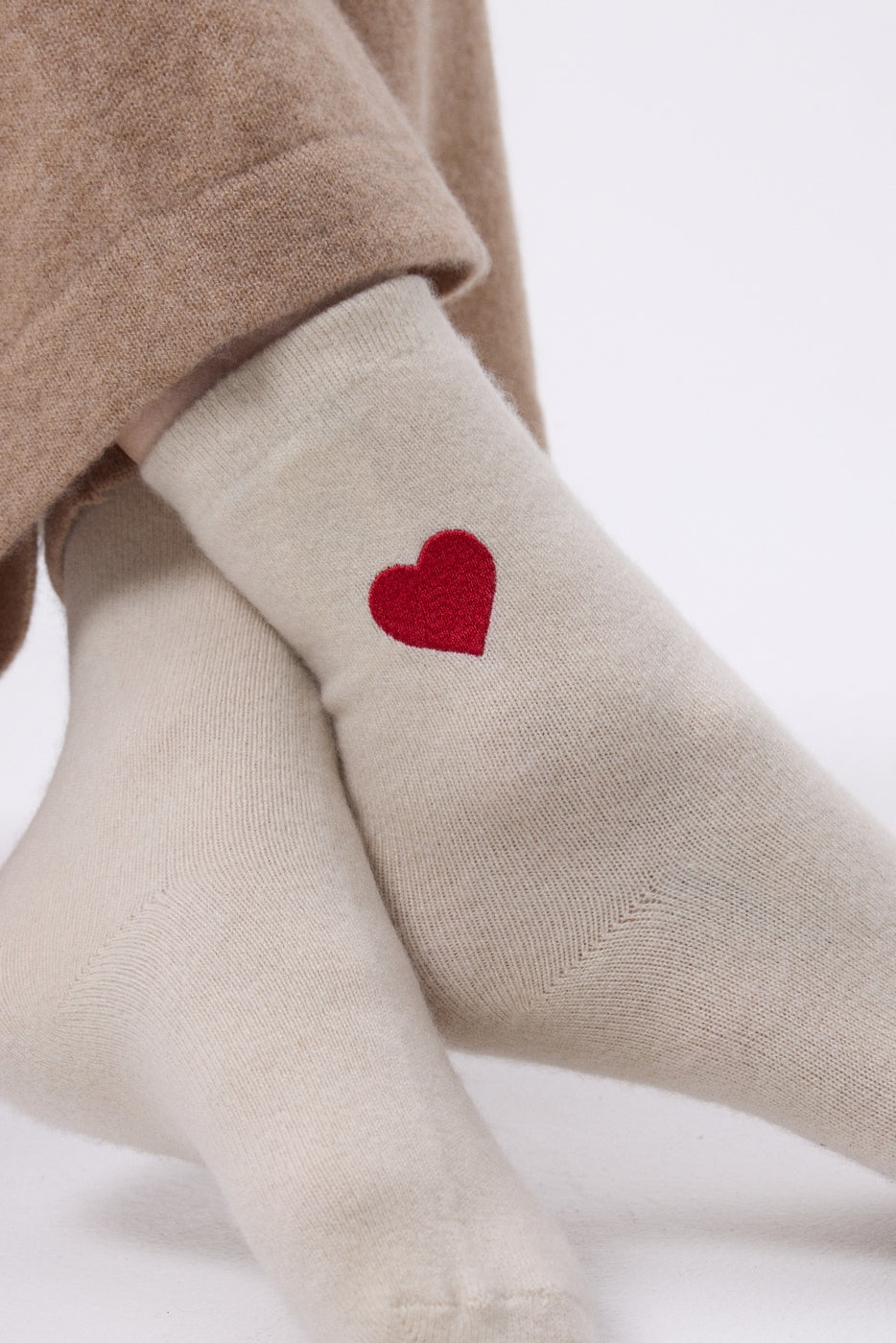 Skarpetki unisex w serca Love - Białe - Unisex