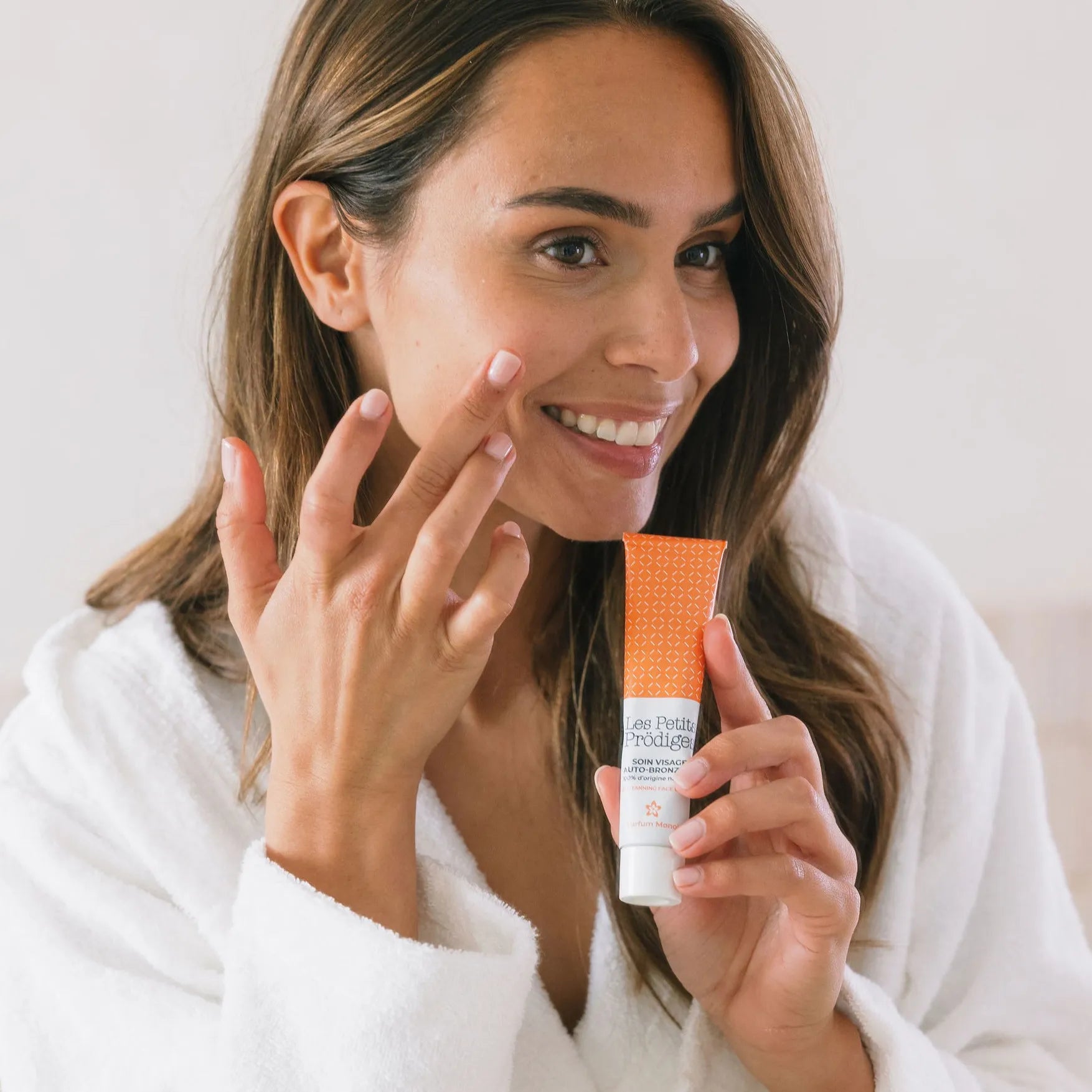 Tratamiento facial autobronceador natural