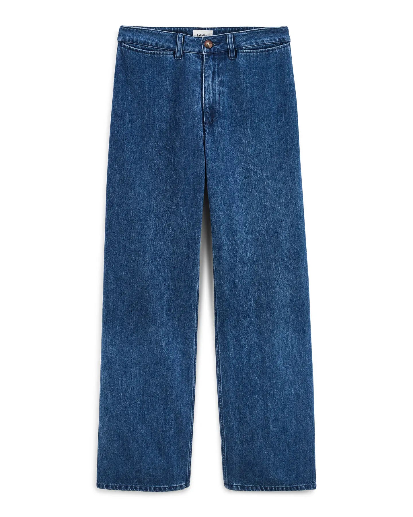 Medium blue denim jeans with straight cut, 100% cotton material, offering comfort and ideal adaptability for all female body shapes.