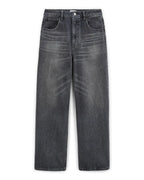 Jean large en denim gris moyen 100% coton avec coupe droite et taille moyenne, offrant un confort adapté à toutes les morphologies féminines.