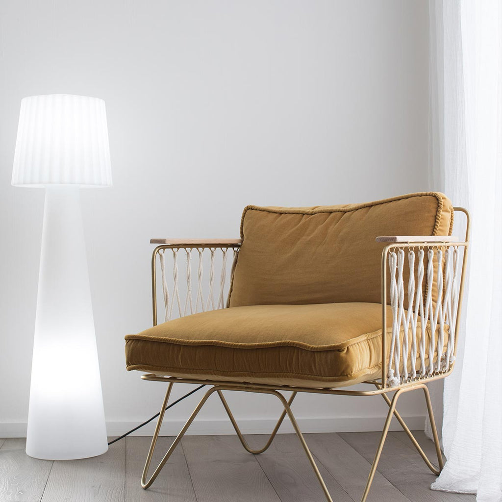 Luminous designer wire floor lamp with wavy shade for outdoor use powerful LED lighting white LADY H150cm E27 base - REDDECO.com