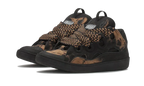 Sneakers Curb