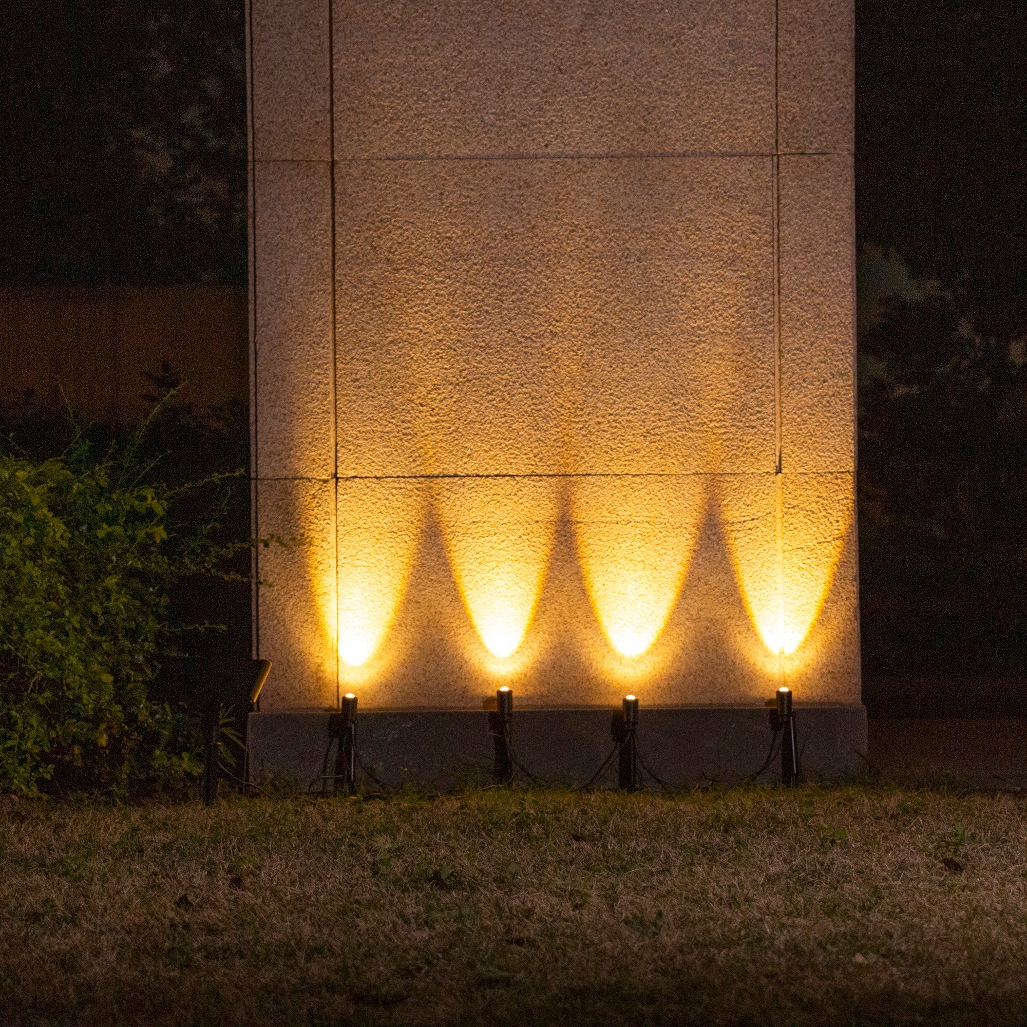 Roundy Mini - Solar Spotlight - Steel - Black