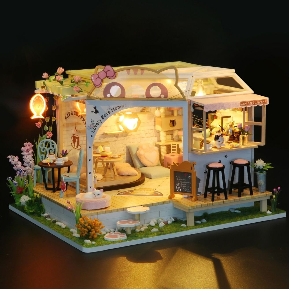 Miniature House - Cat Café Garden