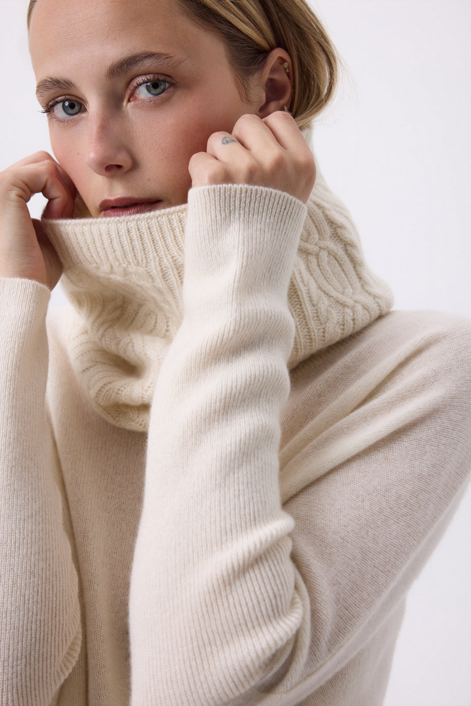 Zopfmuster-Schalkragen Macha – Weiß – Unisex