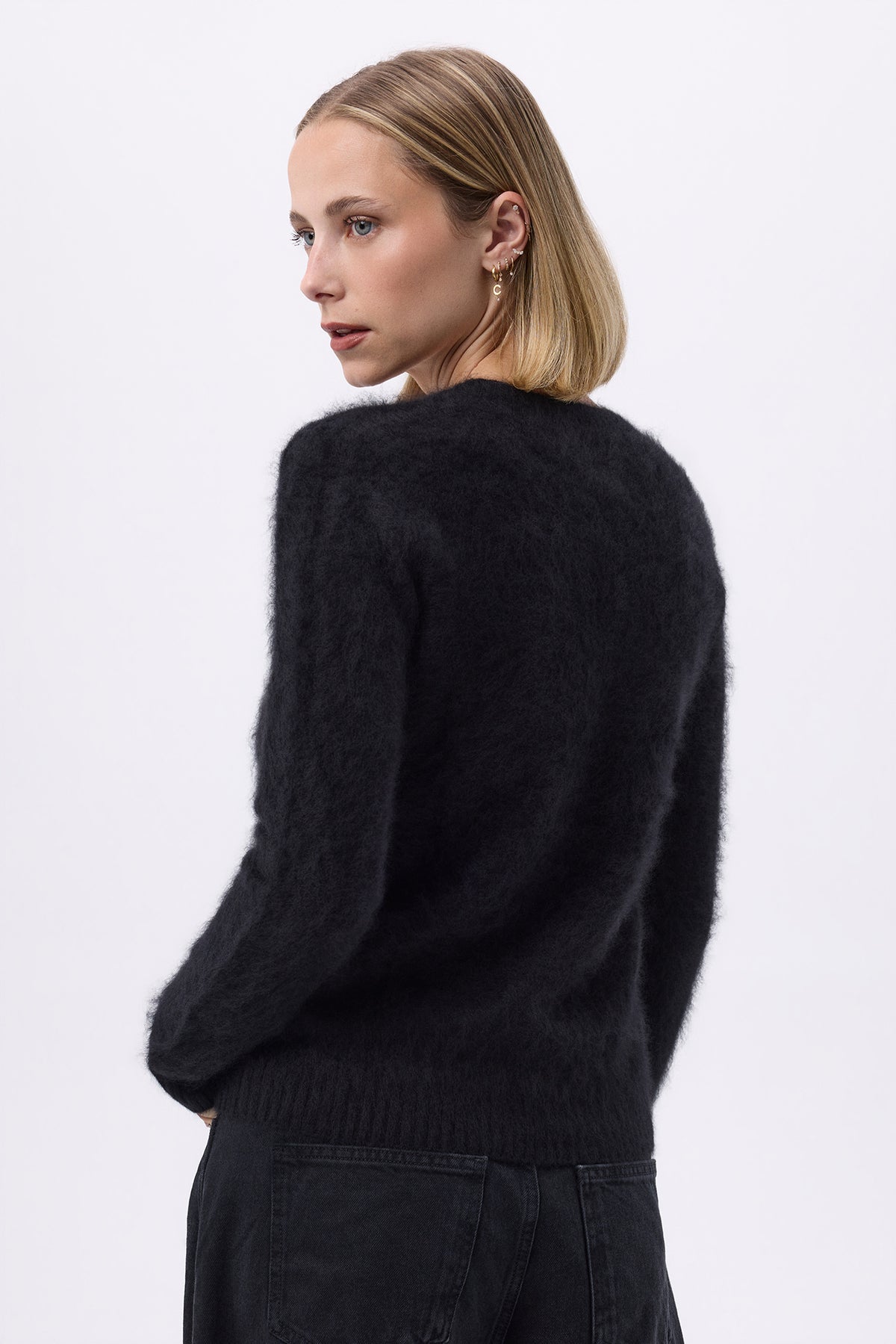 V-Neck – Børstet kashmir Mael - Sort - Dame