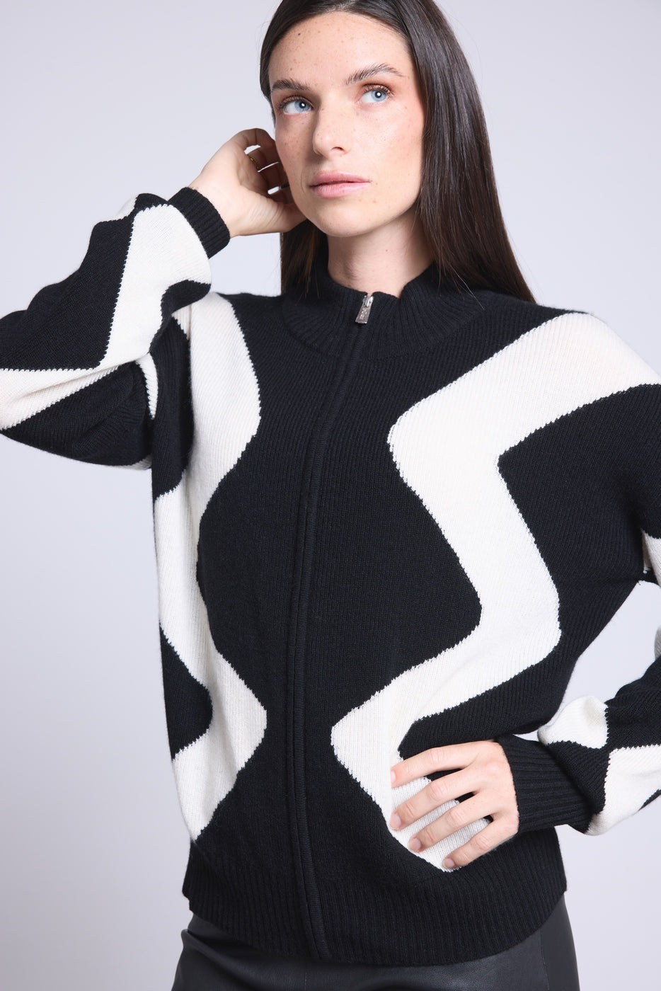 Magali Graphic Zip Jacket - Black And White - Women
