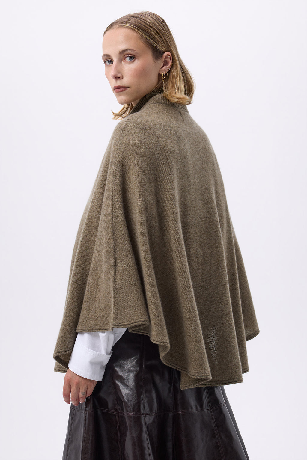 Gold-Button Poncho Margot - Khaki Green - Women