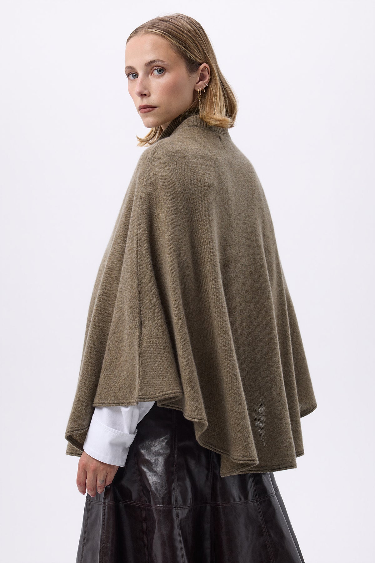 Gold-Button Poncho Margot - Khaki Green - Women