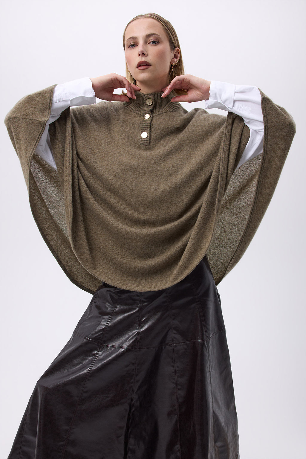 Gold-Button Poncho Margot - Khaki Green - Women