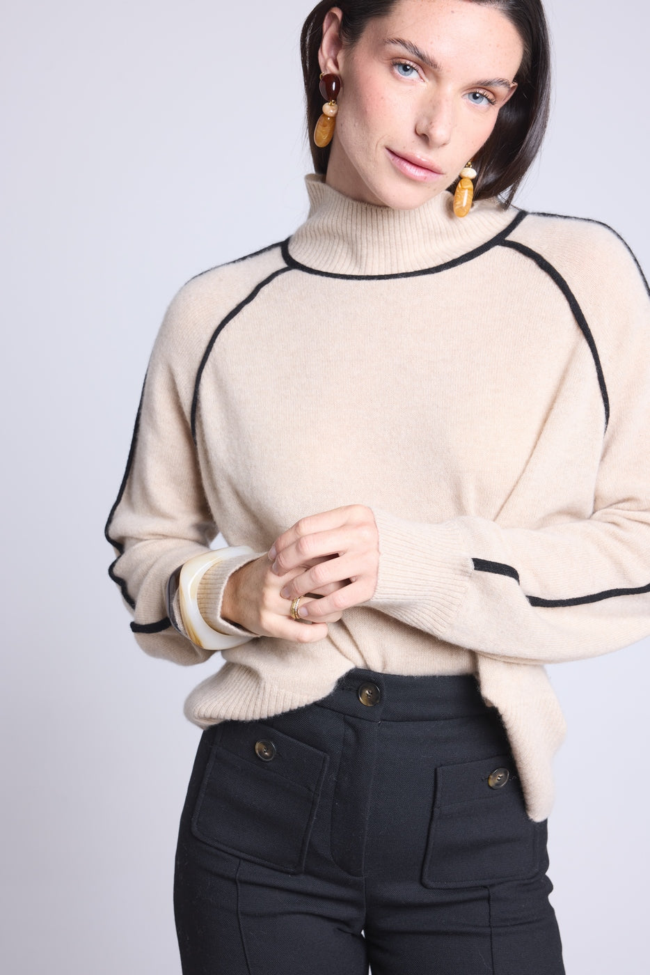 Maglione Collo Alto Contrasto Megan - Beige Crema E Nero - Donna - 100% Cashmere