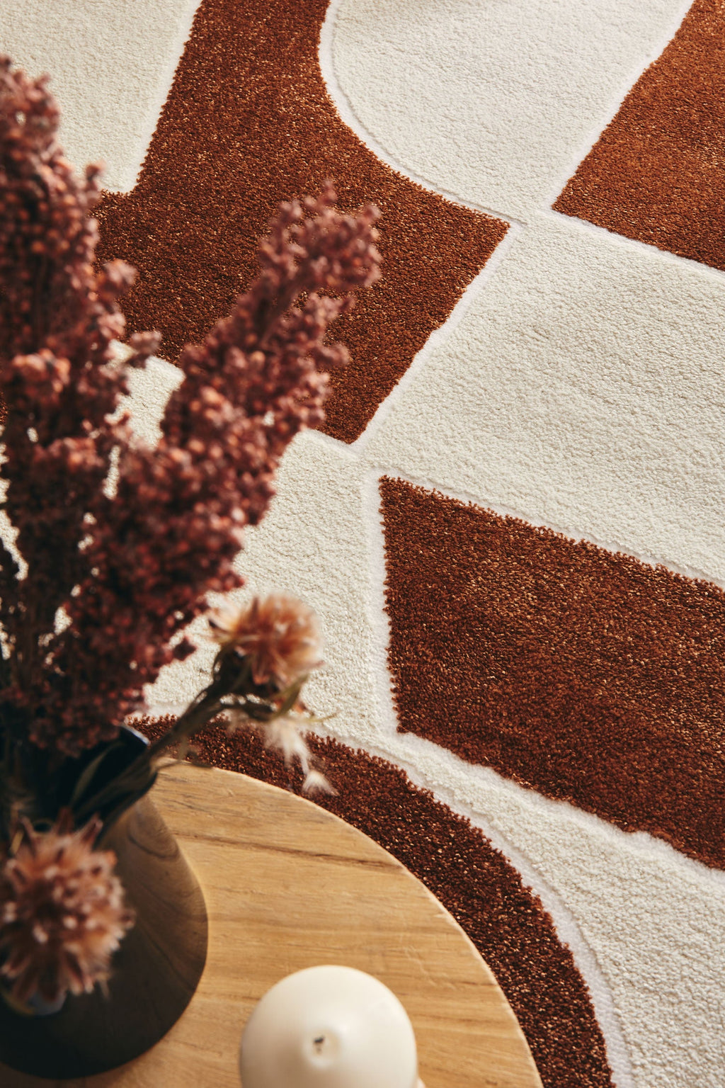 Geometric polypropylene rug with brown pattern: MEM562MAR - Nazar rugs