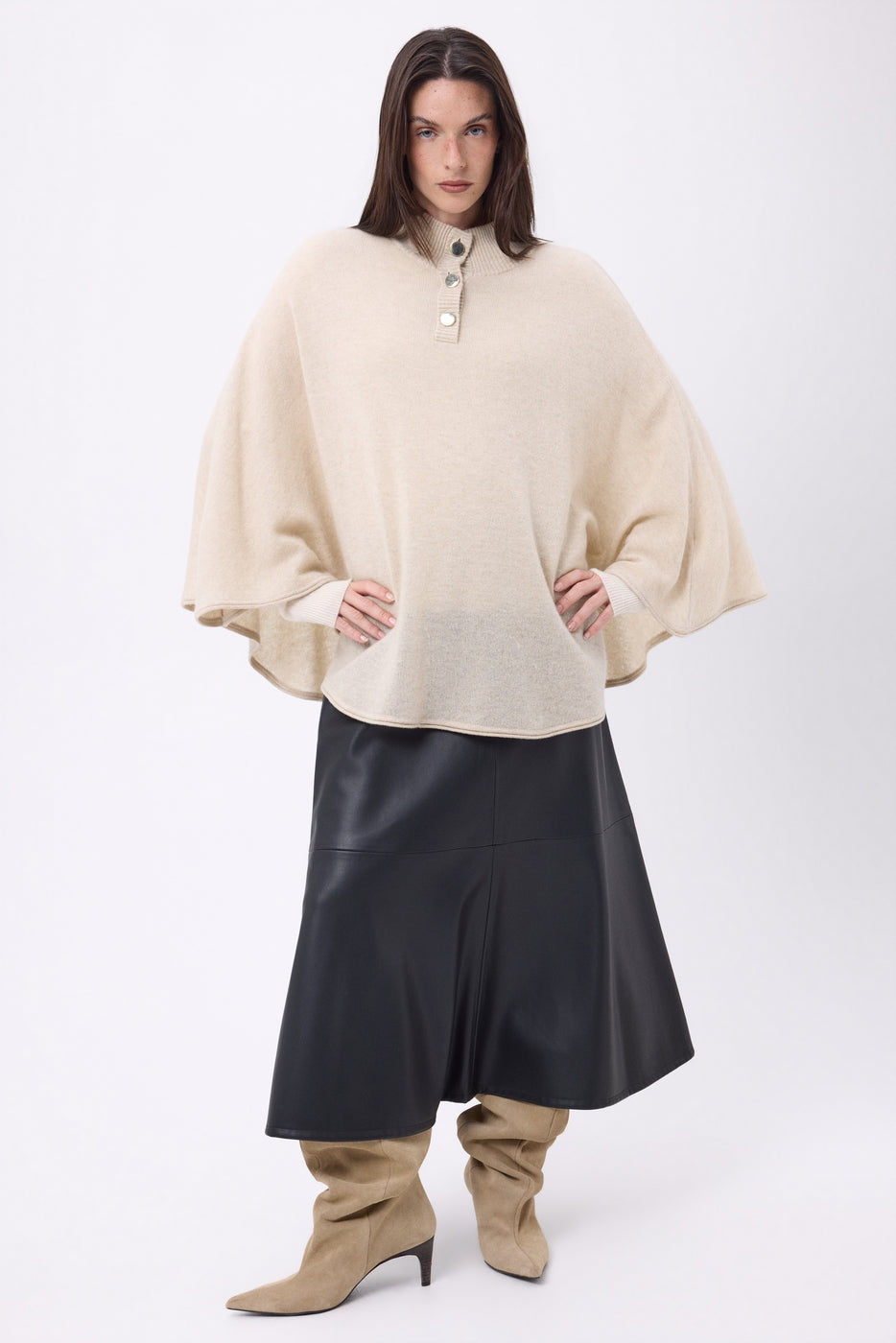 Poncho mantella con bottoni dorati Miranda - Beige crema - Donna - Cashmere e lana