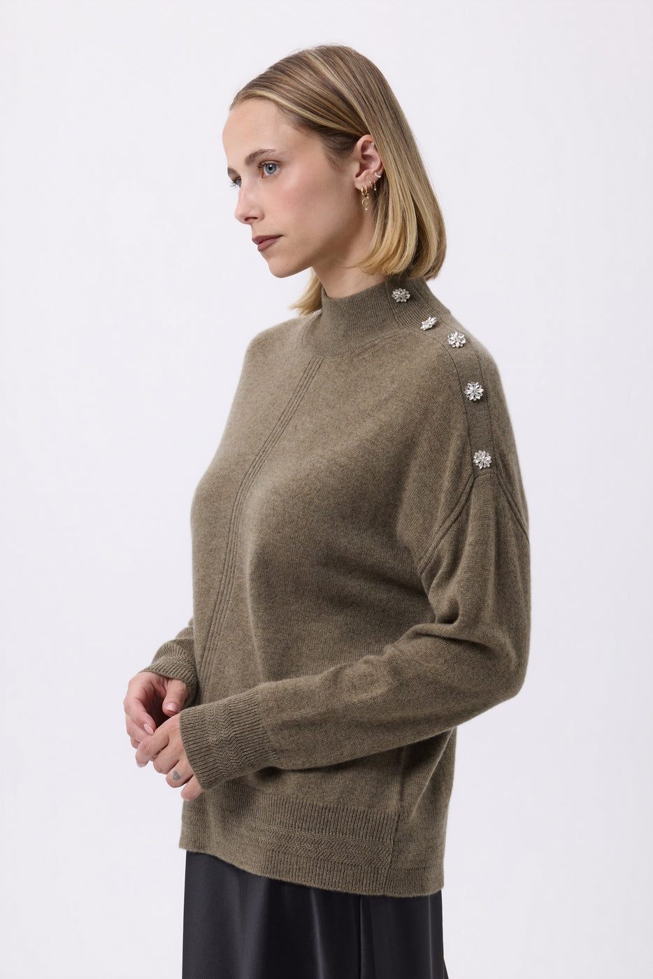 Pullover mit Stehkragen und Schmuckdetails Miranda - Khakigrün - Damen