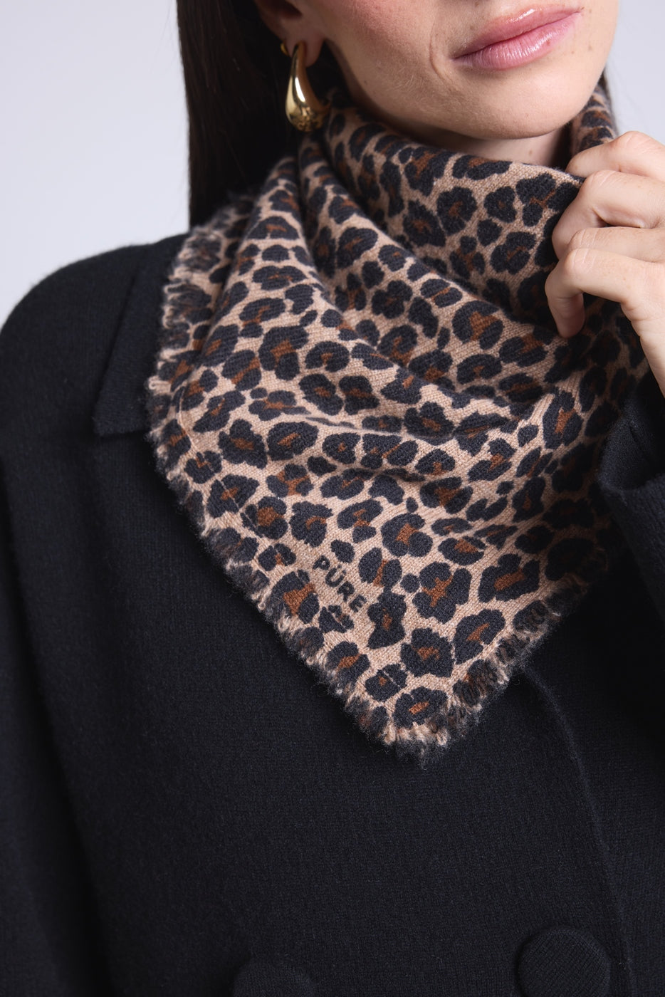 Unisex-Kaschmir-Bandana Moussa mit Leopardenmuster – Beige – 100 % Kaschmir