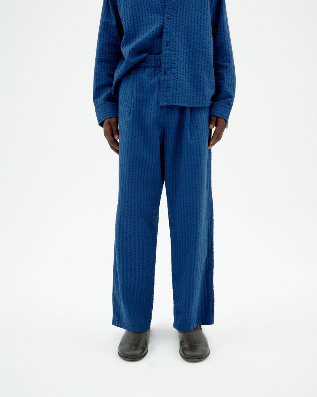 Pantalón Luc sostenible azul seersucker-1