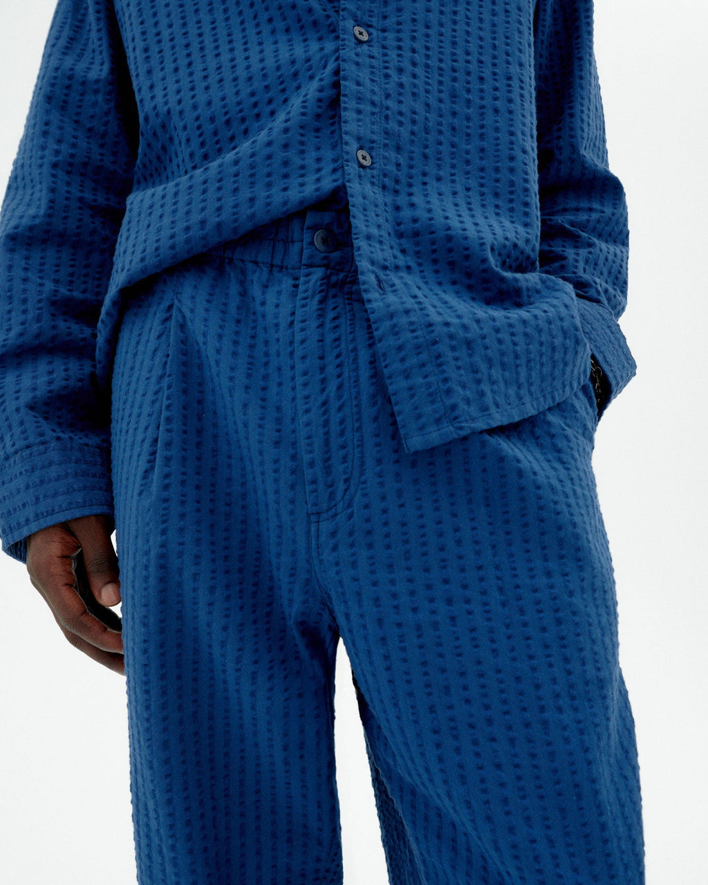 Pantalón Luc sostenible azul seersucker-3
