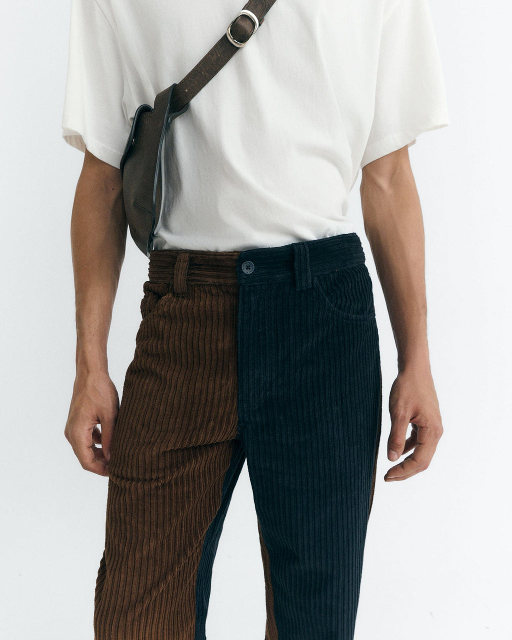 Gerade geschnittene Cordhose David - Marineblau und Braun