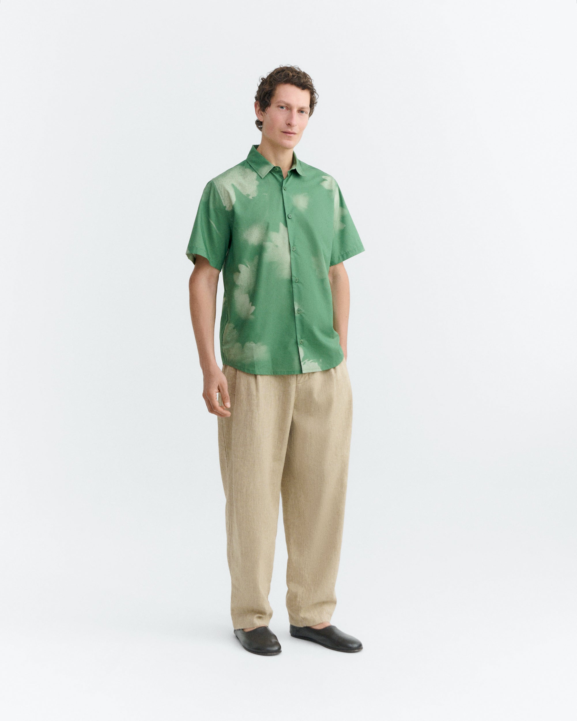 Camisa verde tipia Tom sostenible - 1