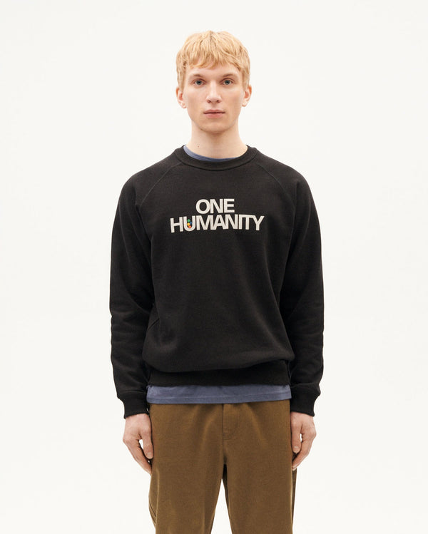 Sudadera negra One humanidad sostenible-1