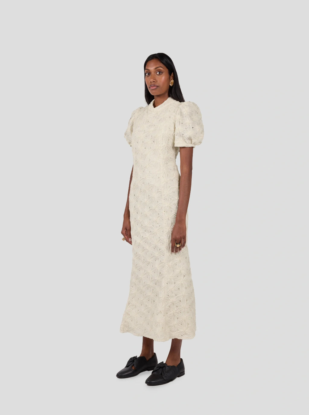 Vestido Nas en encaje esmaltado fragmentado