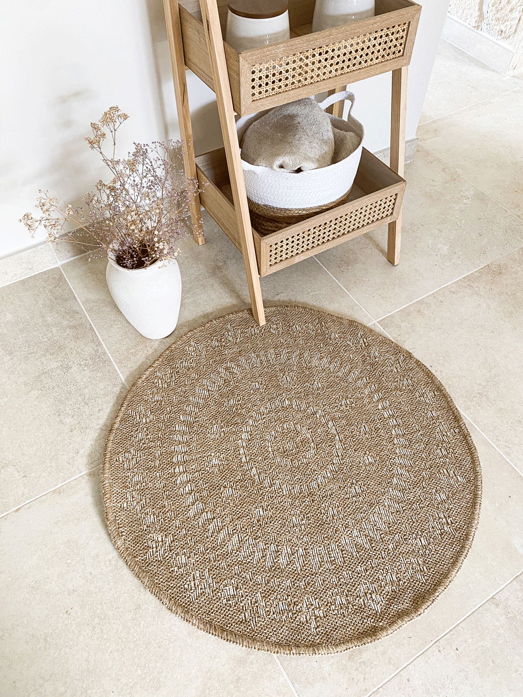 Natural jute effect rug with round white oriental patterns: NAT8874BLA NATURE
