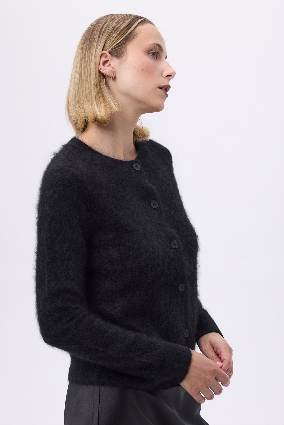 Rundhals-Cardigan – Gebürstetes Kaschmir Noor - Schwarz - Damen
