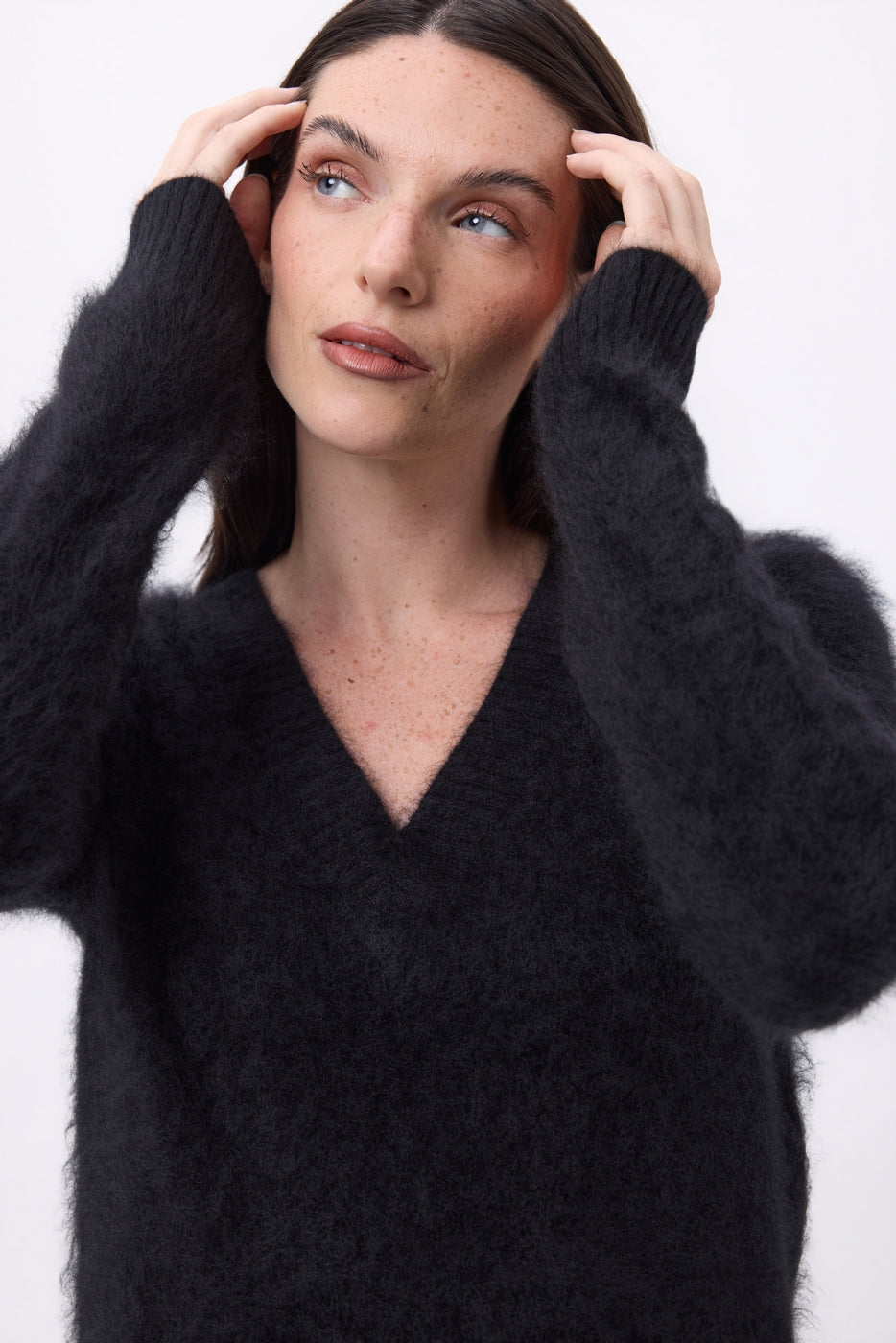 V-Pullover – Gebürsteter Kaschmir Orion – Schwarz – Damen – 100% Gebürsteter Kaschmir