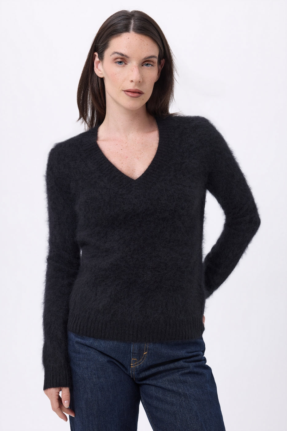 V-Pullover – Gebürsteter Kaschmir Orion – Schwarz – Damen – 100% Gebürsteter Kaschmir