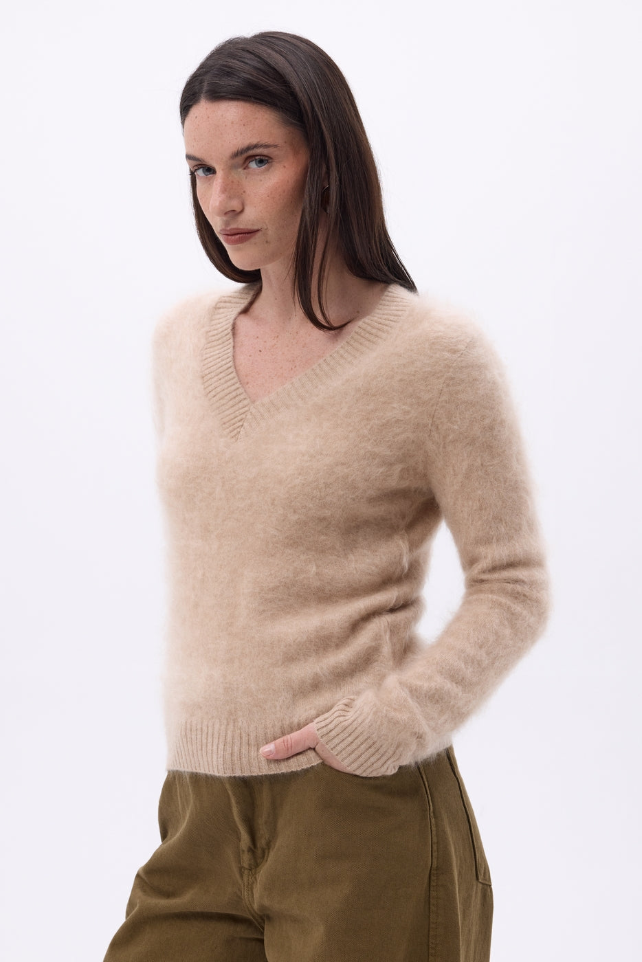 V-hals trui – Geborsteld kasjmier Orion - Beige Crème - Dames - 100% Geborsteld kasjmier