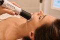 Oxyfacial – Dotlenienie i Blask Cery + Diagnoza – 30 Min – 1 Sesja