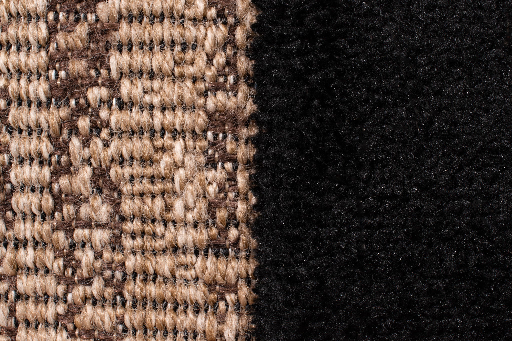 Natural rug with black relief pattern: PAL9489NOI PALMA
