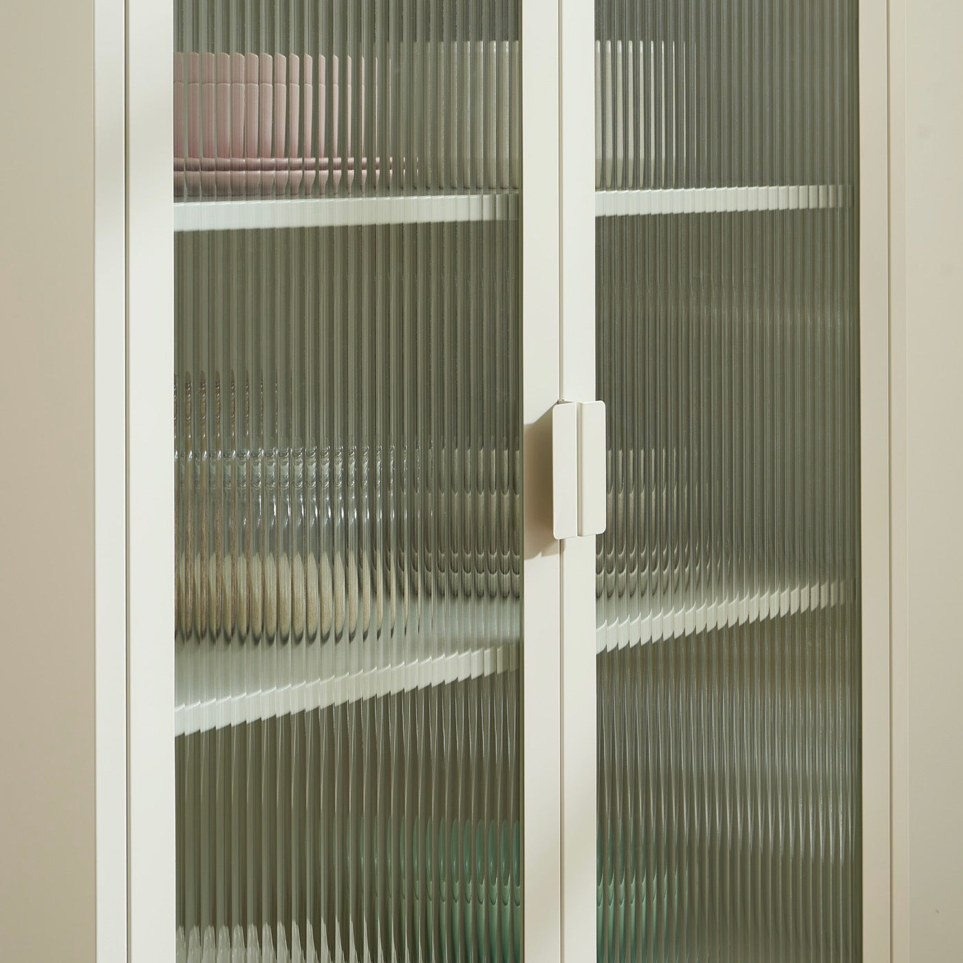 Vaisselier En Verre Cannelé Et Métal - Beige