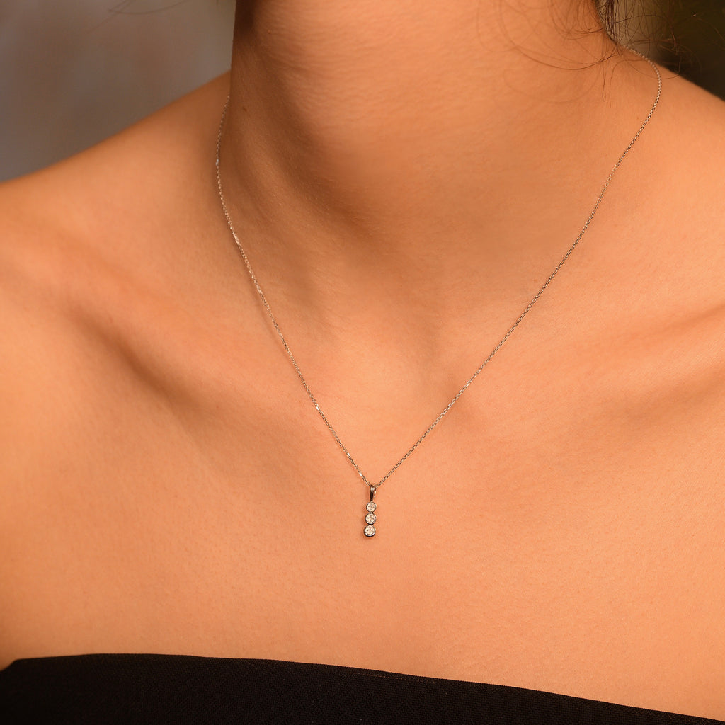 Pendentif "Mini Trilogy" Diamant 0,02Ct/3