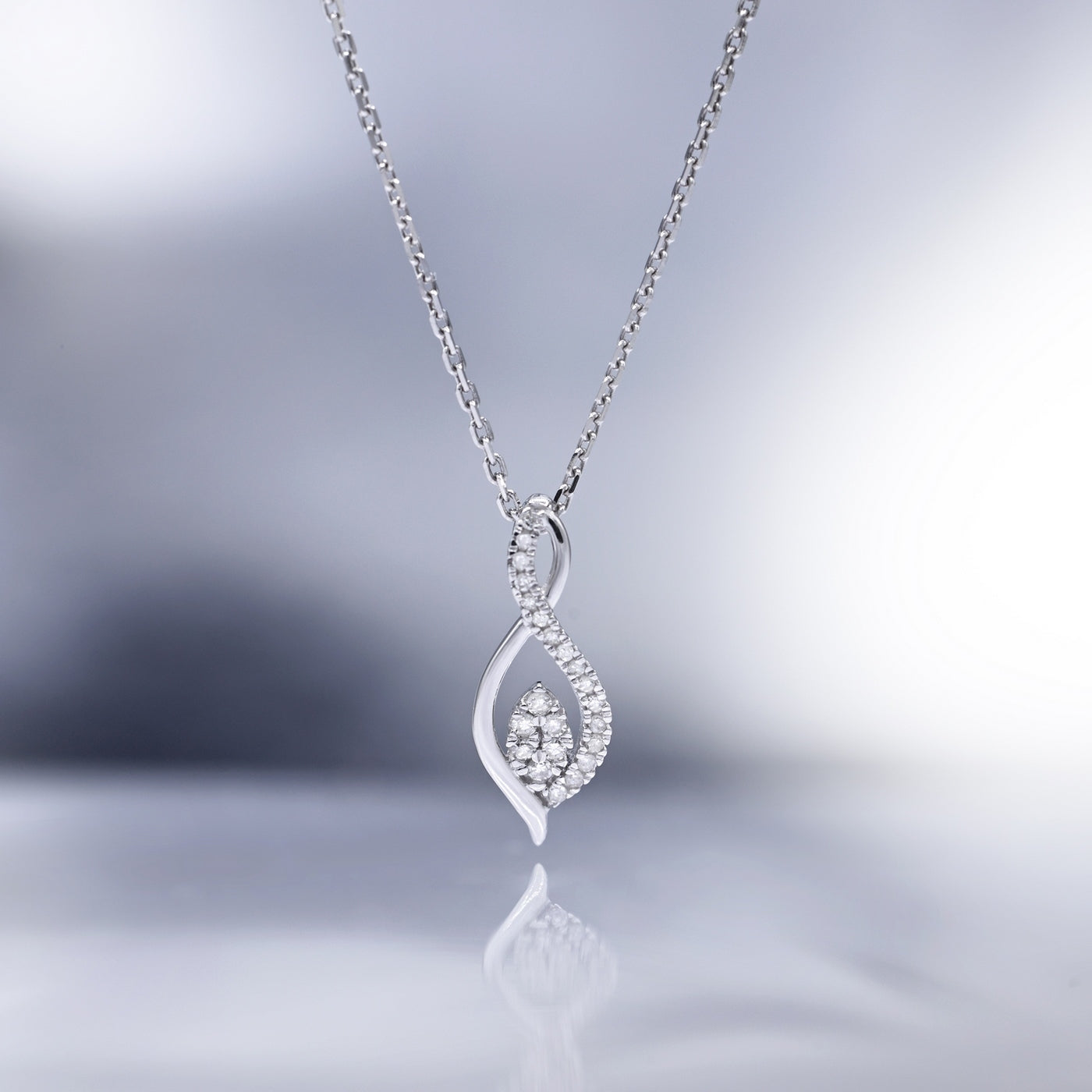 "Luna" Diamond Pendant 0.07/22 - 375/1000 White Gold