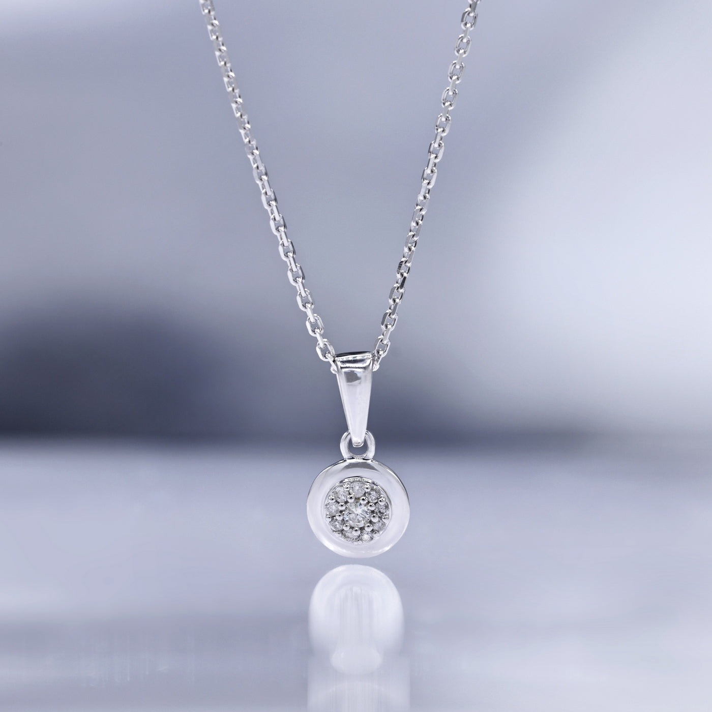 "Bomb" Pendant with 0.02/8 Diamonds - 375/1000 White Gold