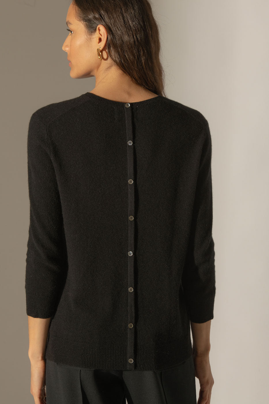 Sweter z okrągłym dekoltem zapinany na plecach Vanessa - Noir