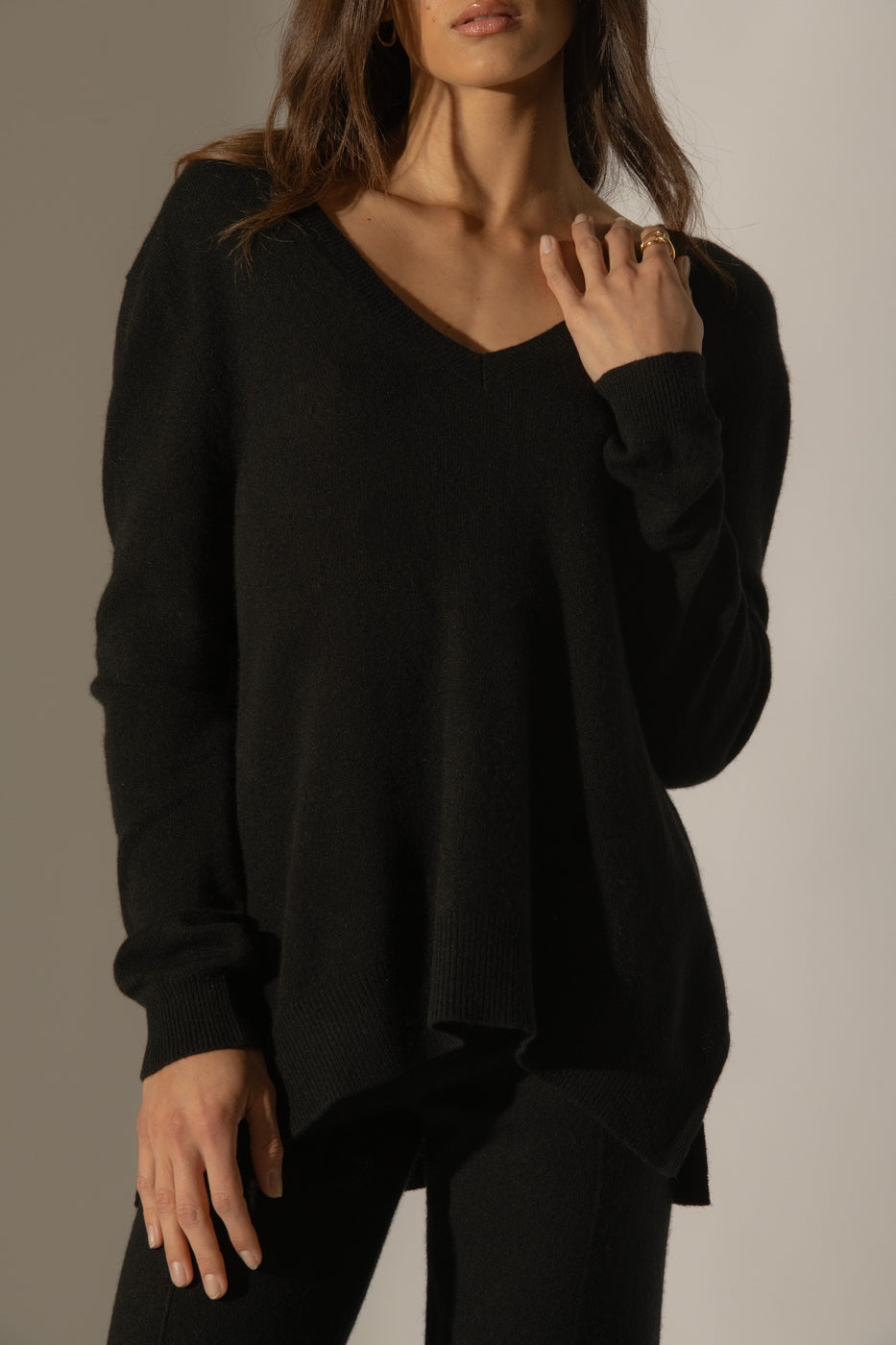Jersey Cuello Pico Delantero Y Espalda - Lova - Negro