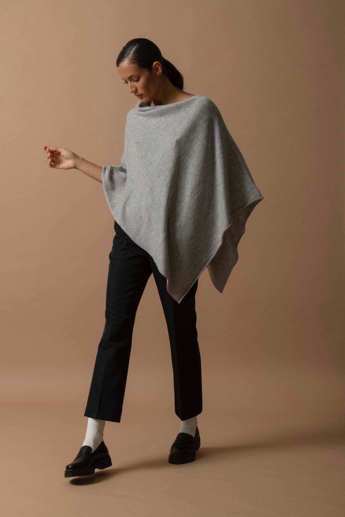 Poncho Tamara - Gris Nube Vigoré