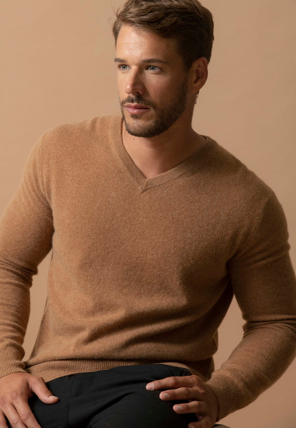 V-halset Strikbluse Alexander - Noisette