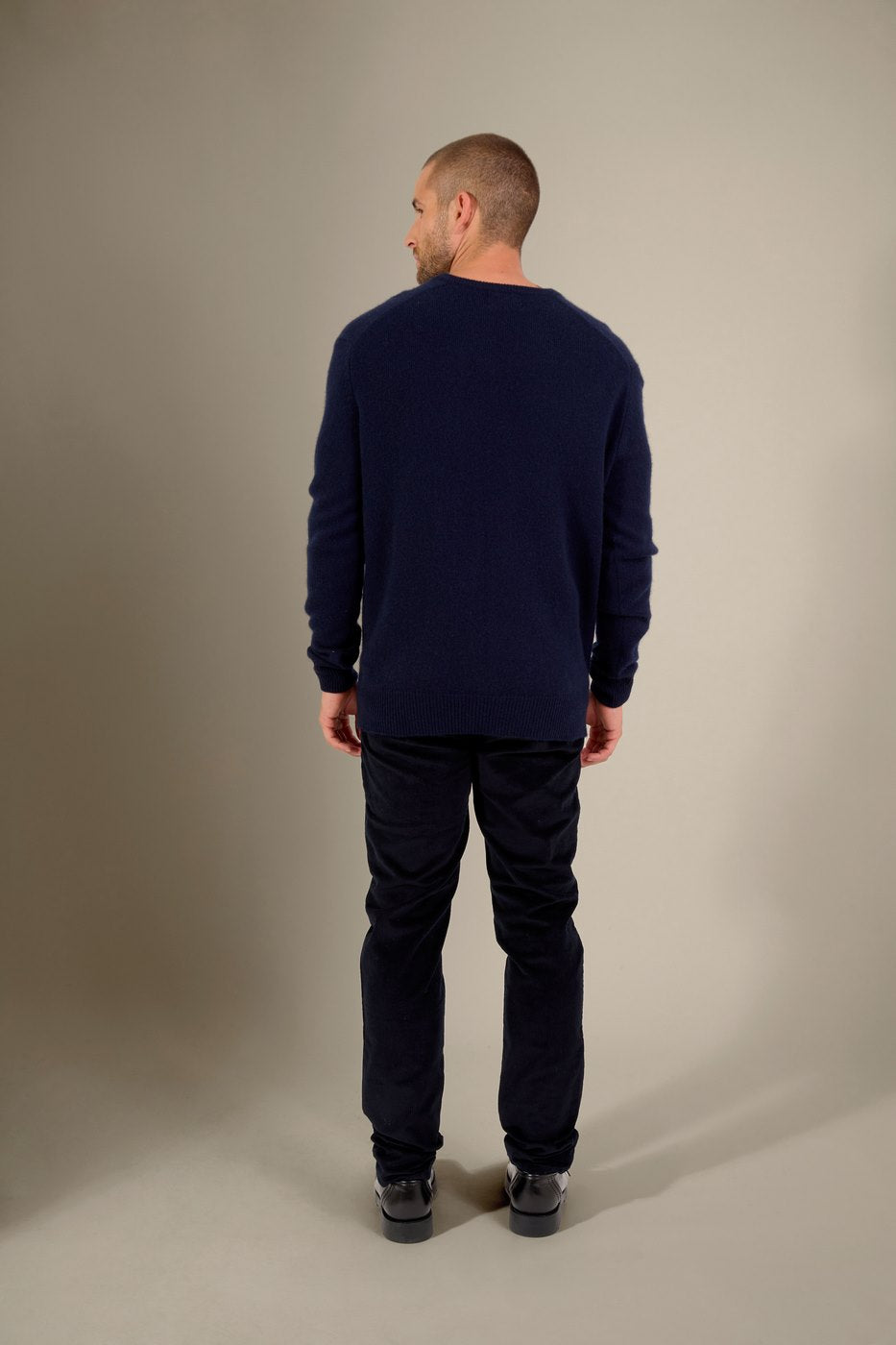 Enzo 4-Ply V-Neck Jumper - Navy