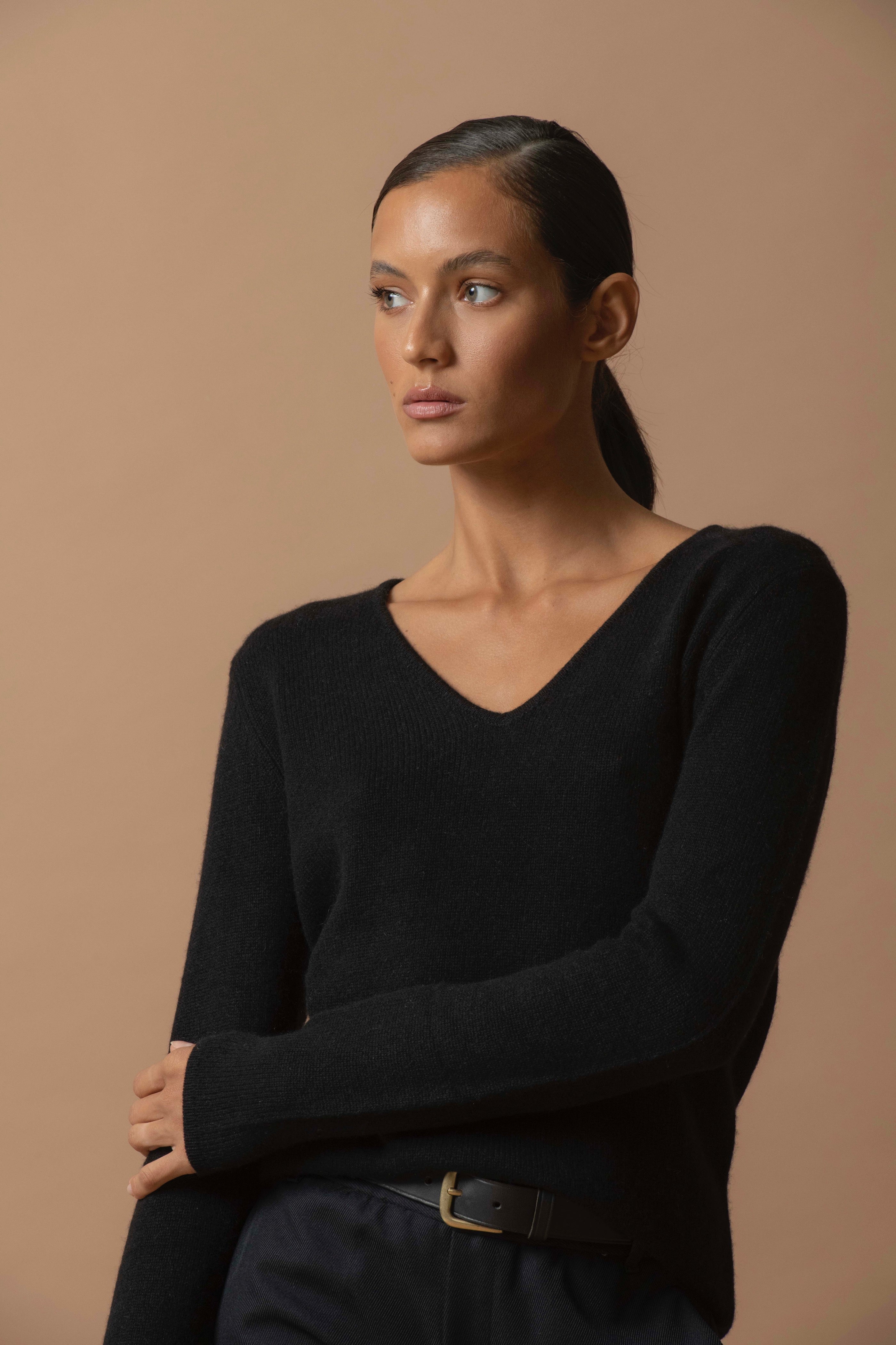 4 Thread V-Neck Sweater - Gaby - Black